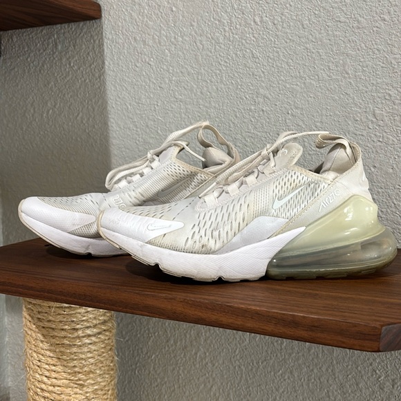 Nike Air Max 270. Size 6 Youth or Size 7 Women’s - Picture 4 of 11